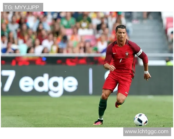 吃人足球球星揭秘:那些场上如猛兽般的致命进攻与隐秘故事 吃人足球球星揭秘:那些场上如猛兽般的致命进攻与隐秘故事